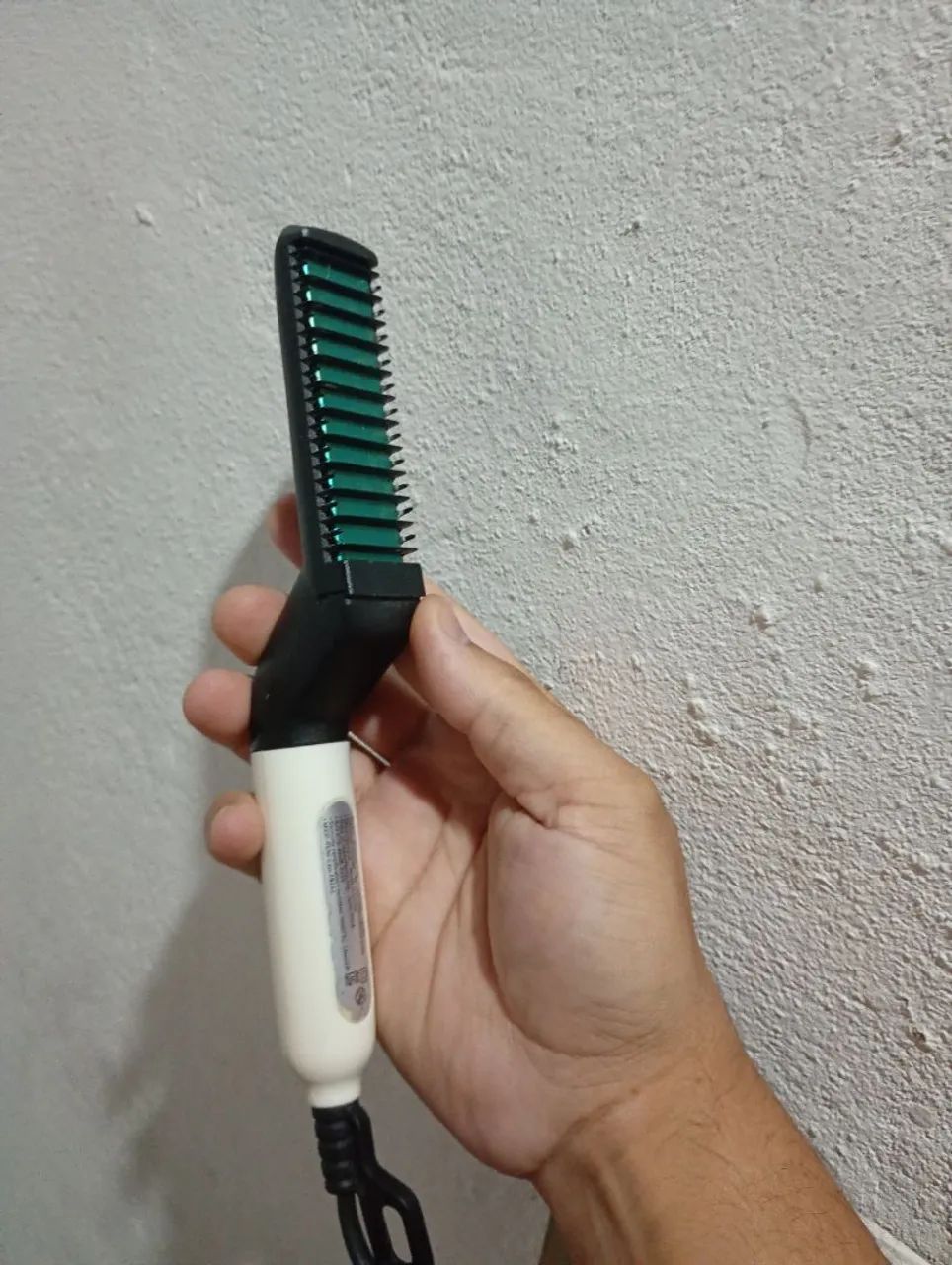 Mini Escova Alisadora de Cabelo Elétrica Zerada - Foto 4