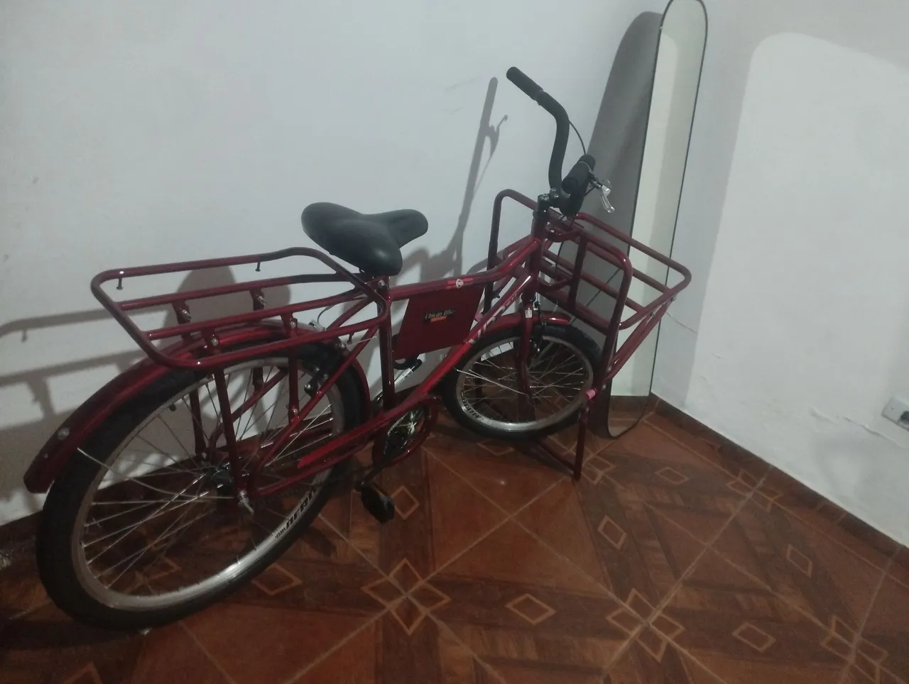 Bicicleta de carga vermelha