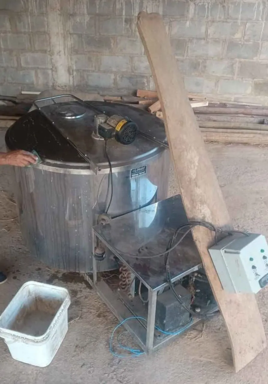 Tanque de Refrigeração de Leite - Excelente Estado!