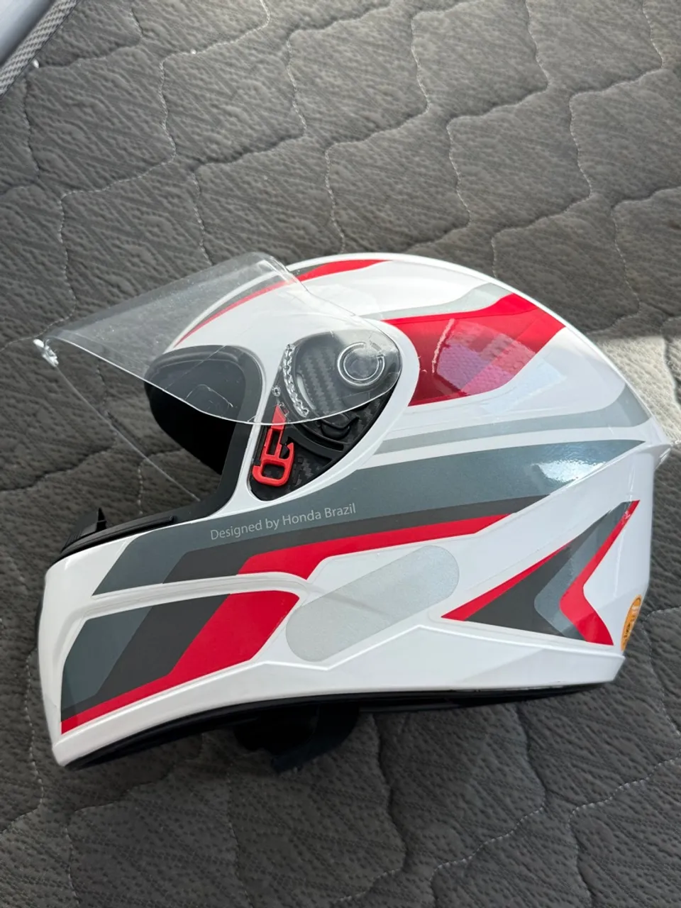 Capacete novo 60