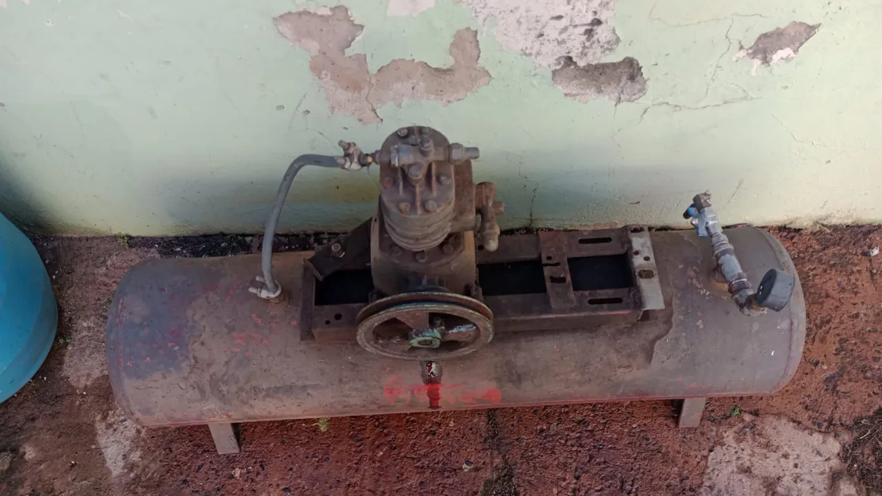 Vendo compressor pra terminar de monta cabeçote nao sei como tá tá do jeito que tá na foto