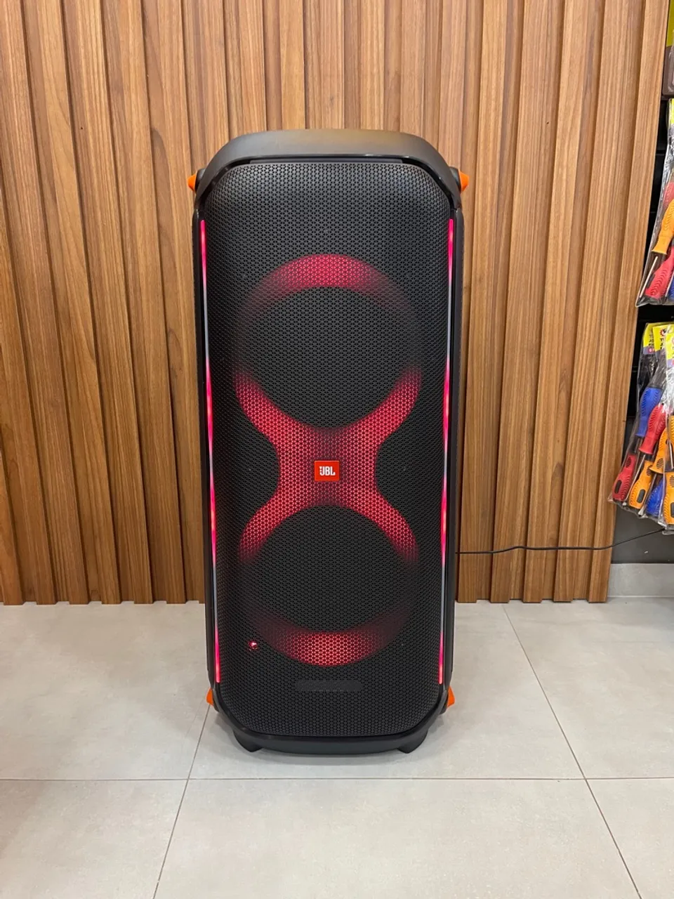 Caixa de som de Jbl 710 original com 800RMS ?