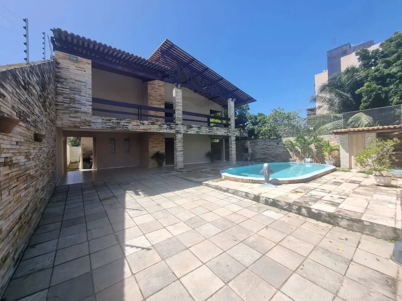 VENDO ou ALUGO CASA DE 1º ANDAR , 385M2, com 7 quartos em Intermares - Cabedelo - PB
