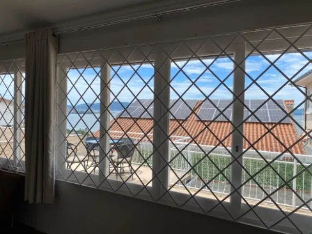 Grades semi novas para janelas