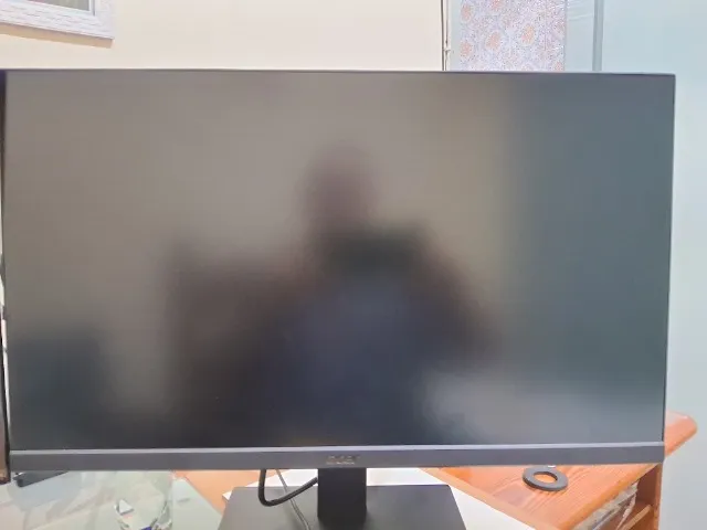 Monitor ACER 23,5 polegadas.