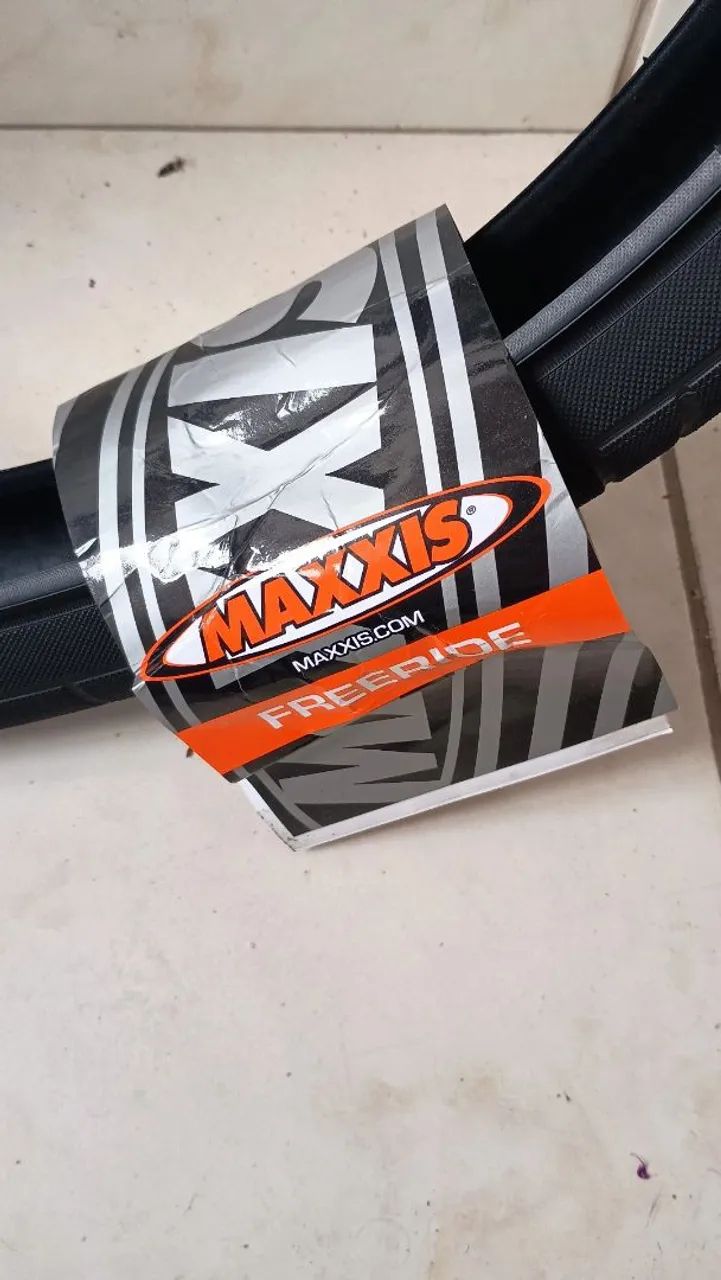 Pneu Maxxis Hookworm 26x2.5 - Foto 2