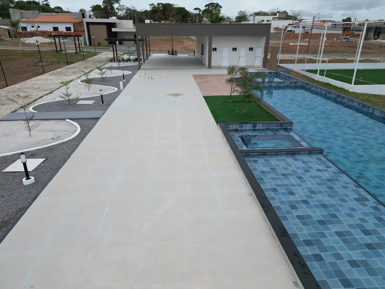 Lote a venda Real Park Condomínio fechado.