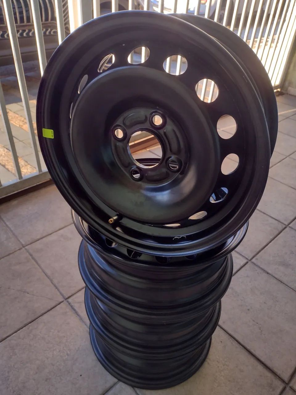 Jogo de Rodas de Ferro Aro 14 LINHA FORD 4X108 "NOVAS SEM USO"   - Foto 3