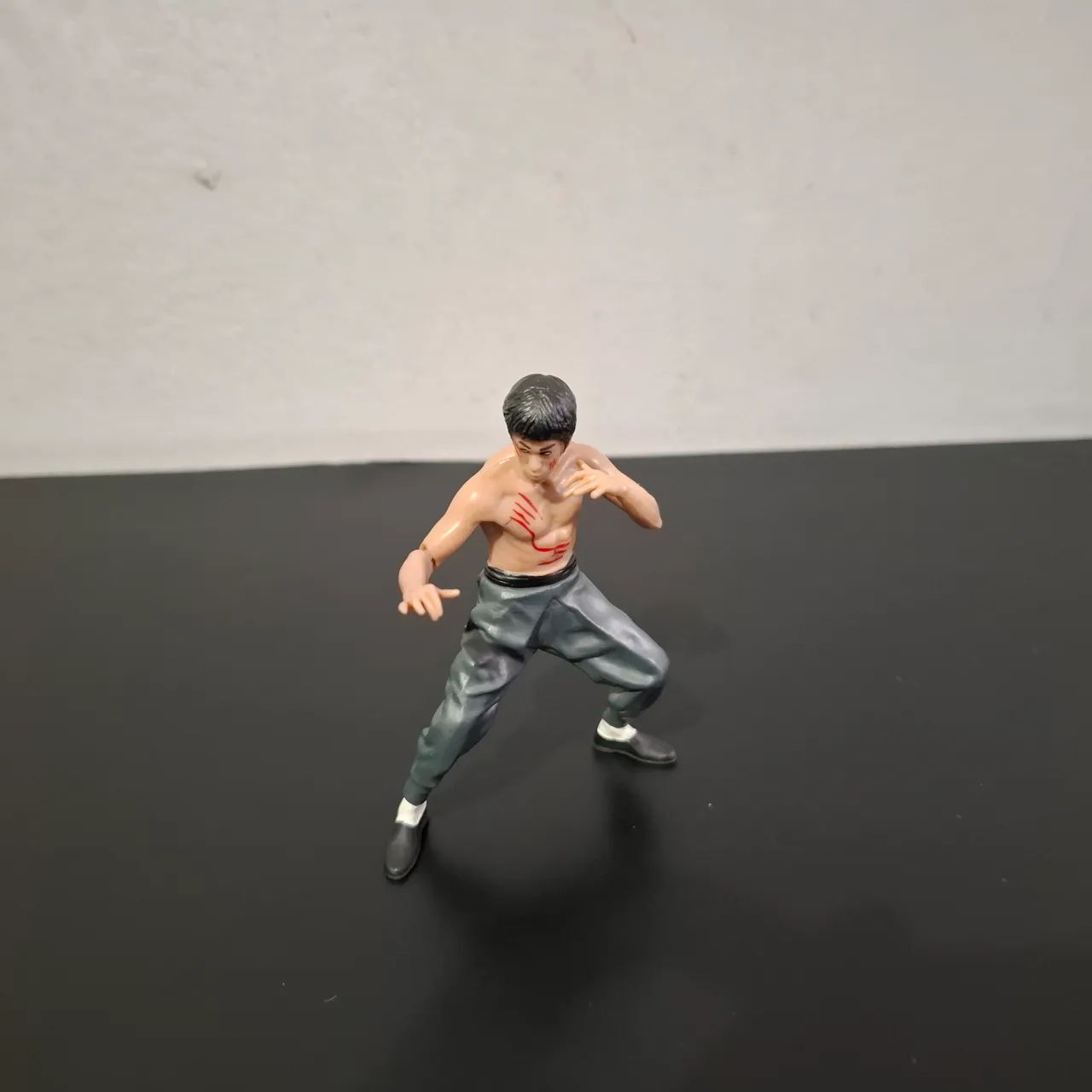 Bruce Lee action figure colecionável Bootleg