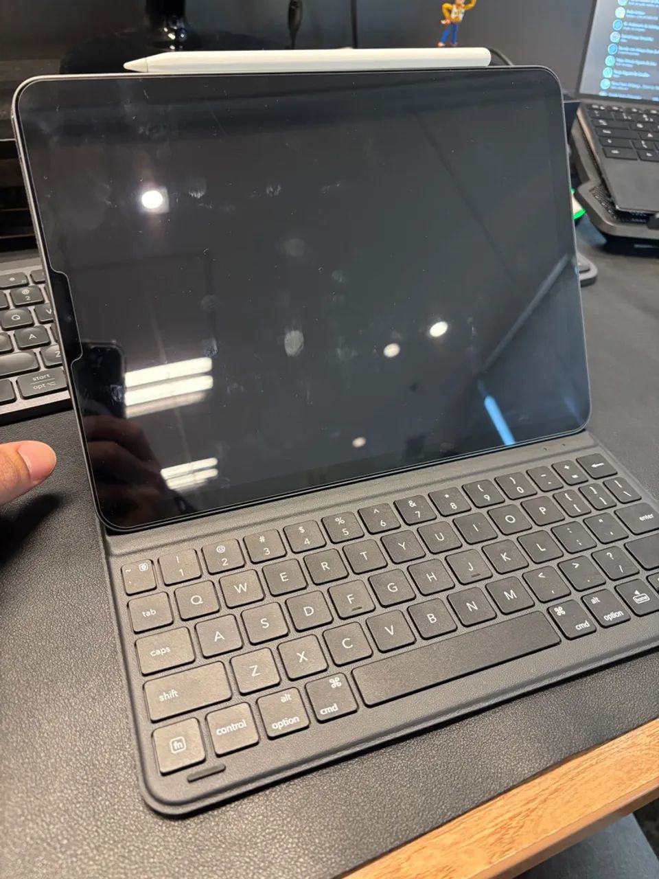 iPad Air M1 com capa e Apple Pencil - Foto 2