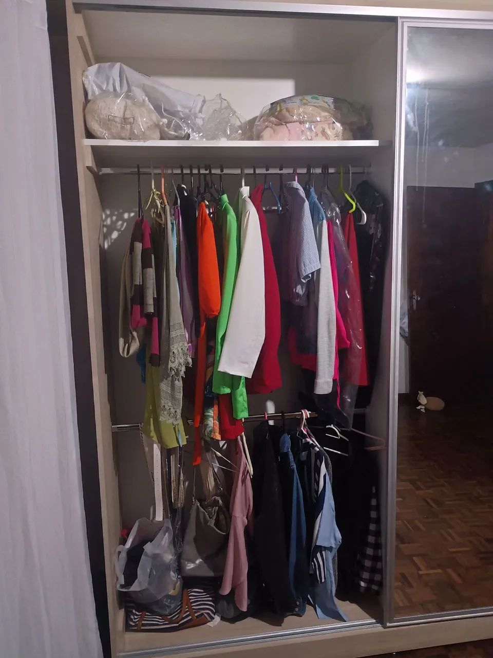 Guarda roupa solteiro feito sob medida