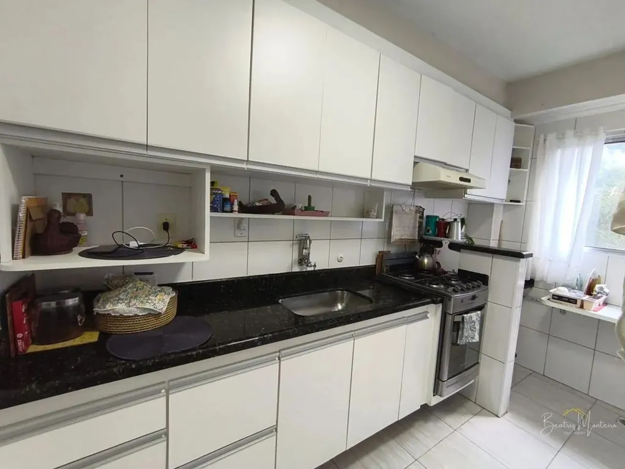 Belíssimo apartamento para locação definitiva mobiliado na praia de Peruíbe