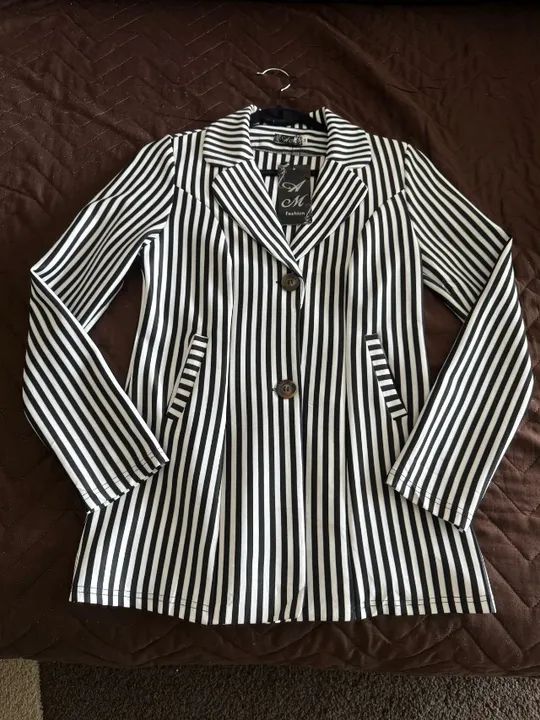 BLAZER ALONGADO COM LISTRAS VERTICAL - Foto 2