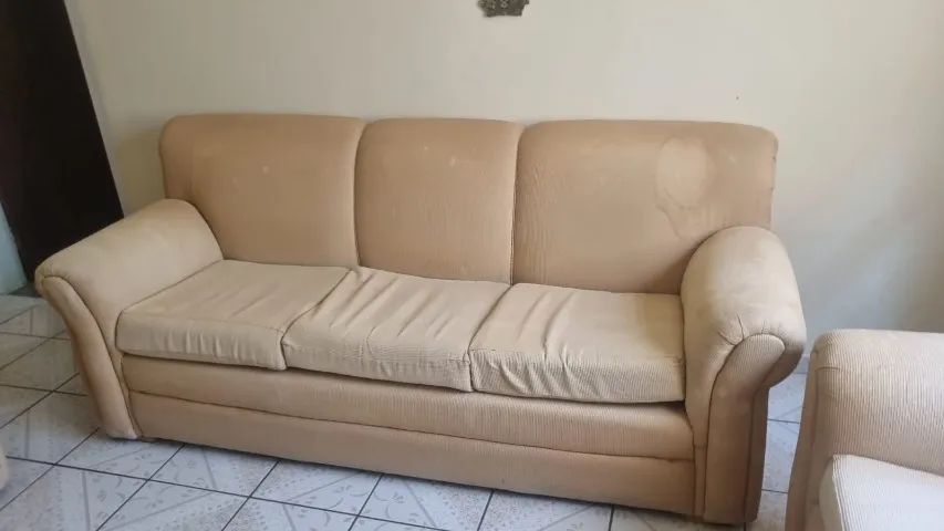 Conjunto de sofá 2, 3 lugares e poltrona