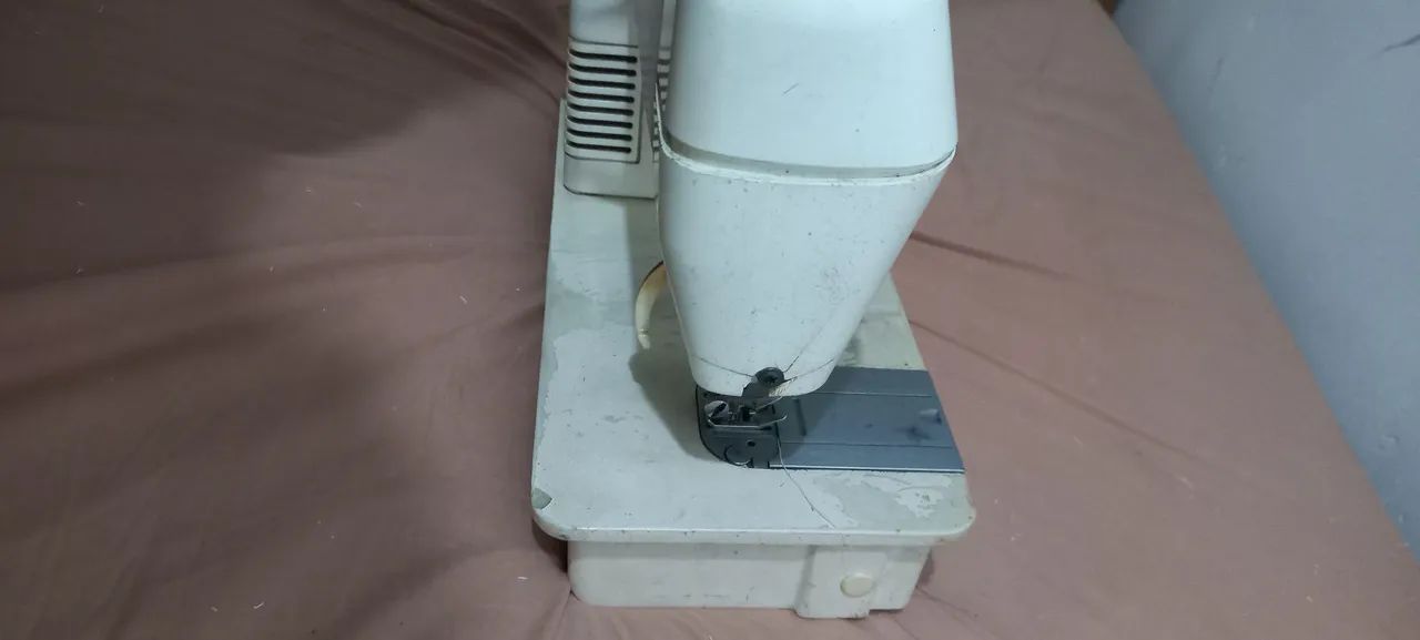 Máquina de costura singer - Foto 4