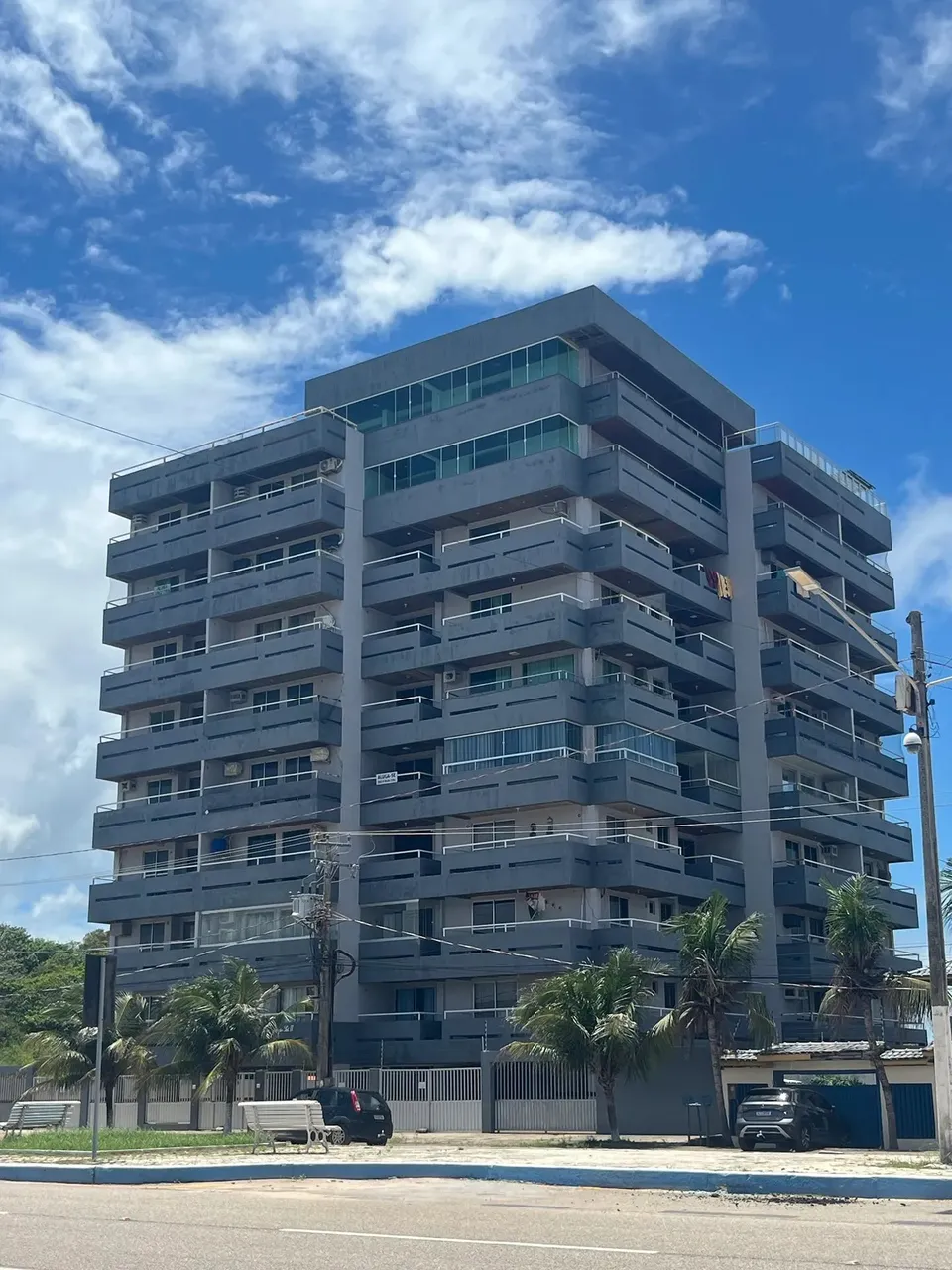 Apto na Atalaia, vendo ou alugo por temporada a 400m da praia.2/4, dependência, 1 vg, 100%