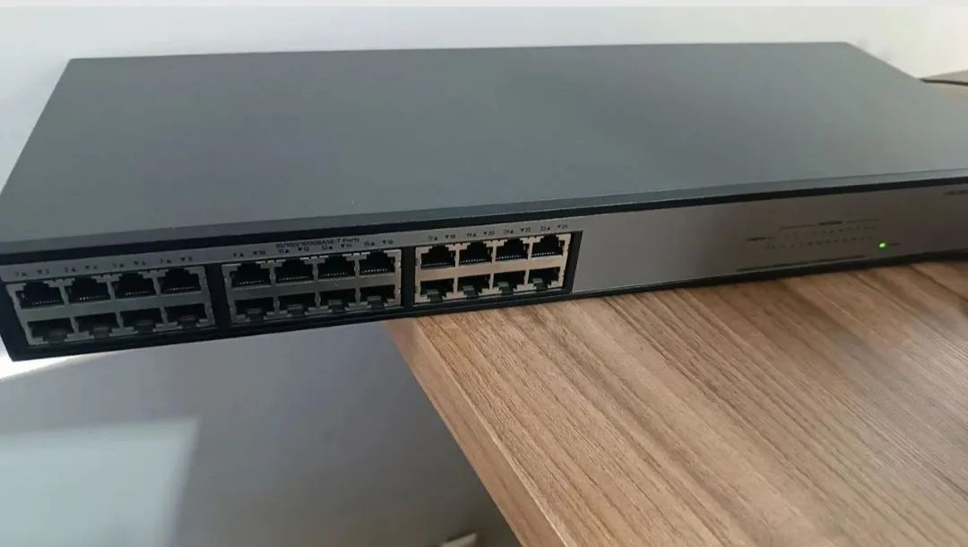 Switch de Rede 24 Portas Gigabit Hpe (Negociável)