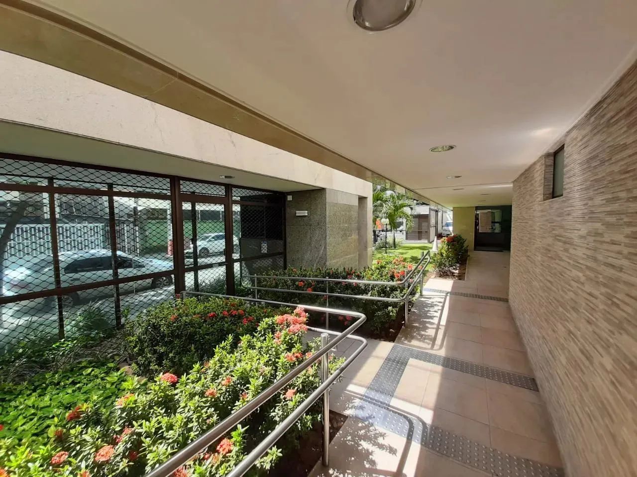 Alugo apartamento com 03 quartos, suíte e 01 vaga em Ponto de Parada - Recife - PE - Foto 2