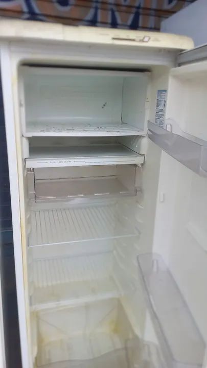 Geladeira (Entrego)funcionando perfeitamente 