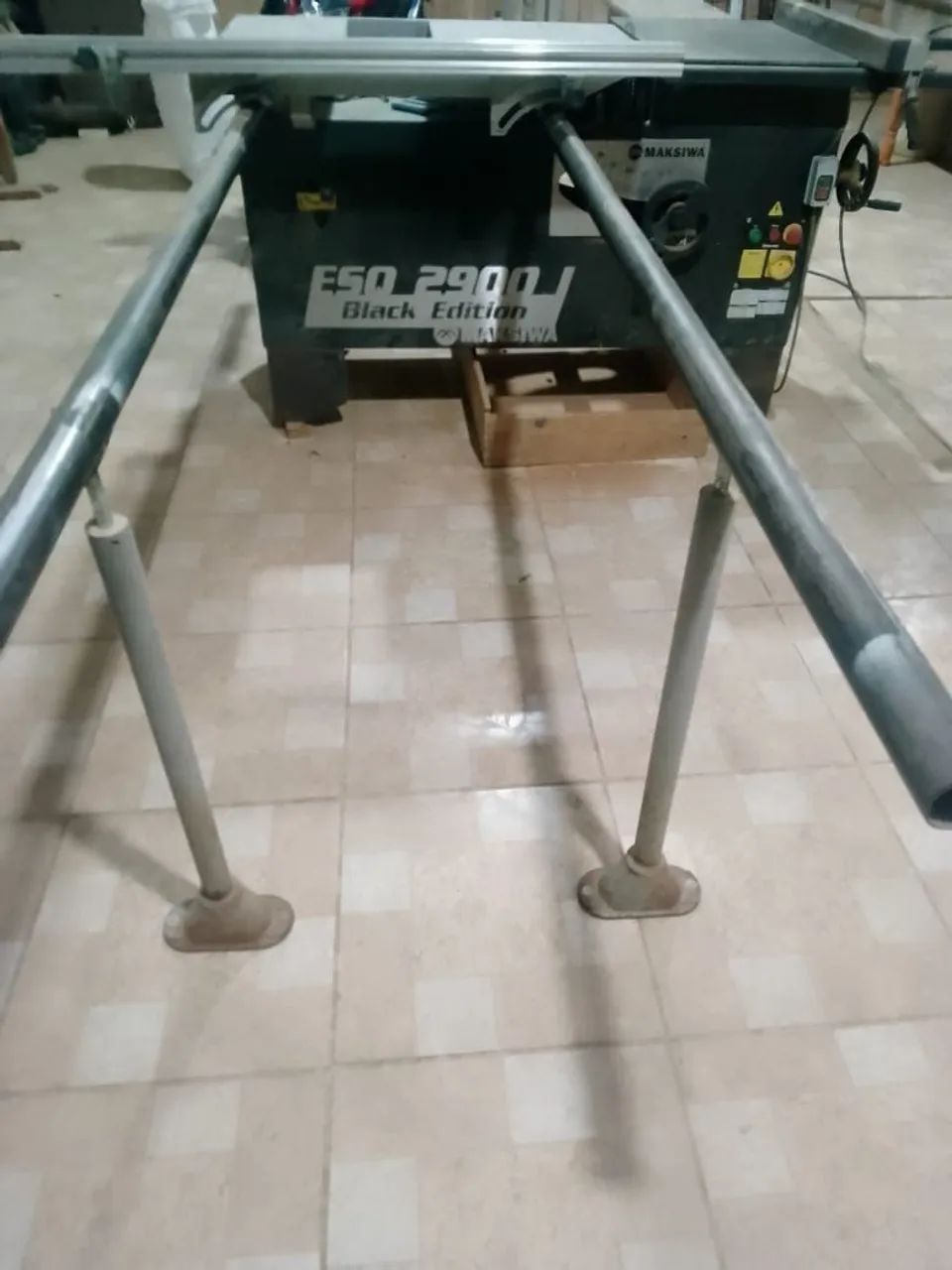 Máquina esquadrejadeira 64842068462595120