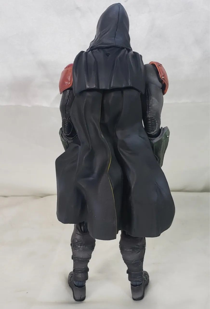 Figura De Ação Robin - Play Arts - Foto 4