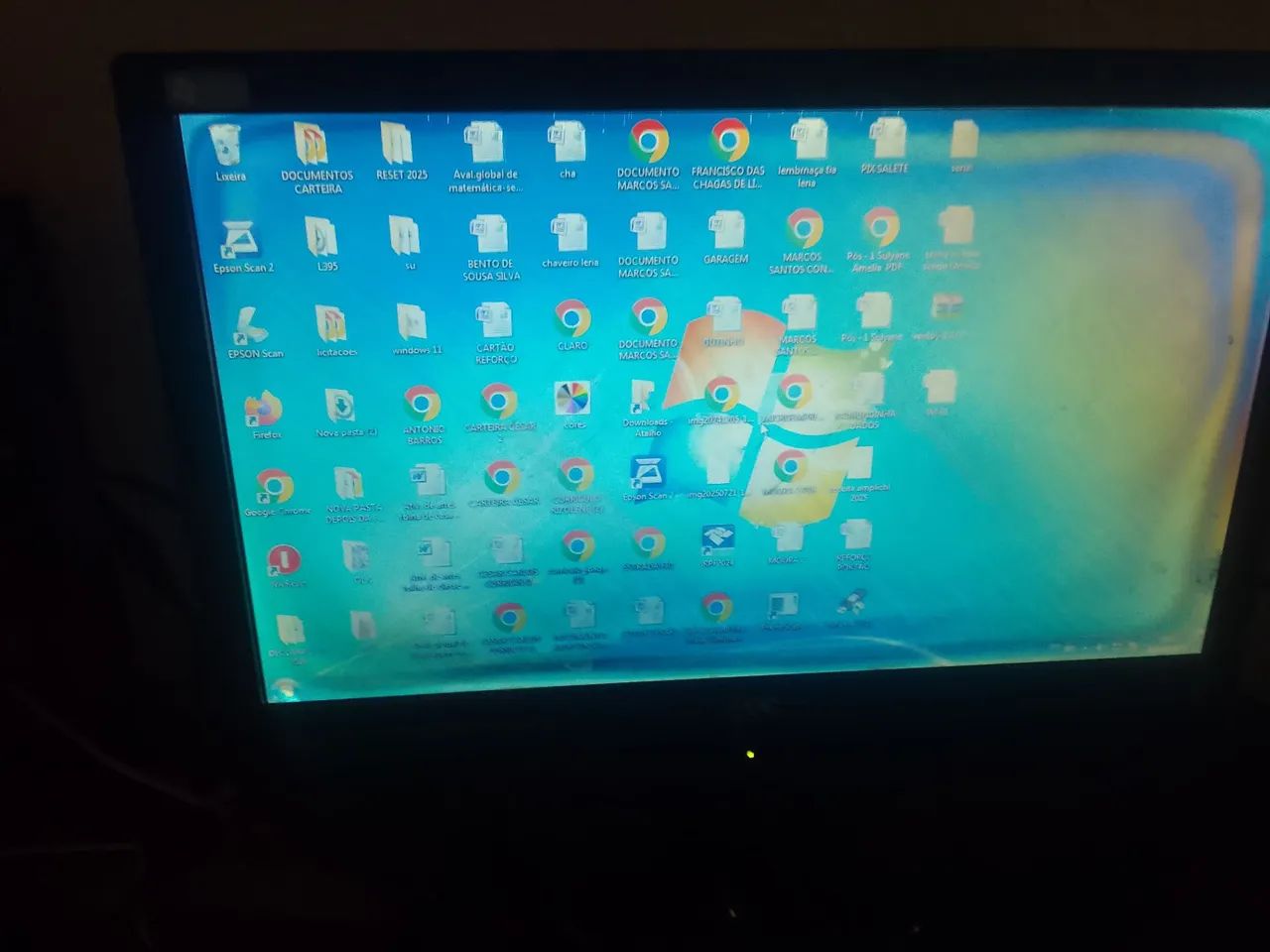 Aoc 15-inch Monitor. Sell quickly!64312624492290123