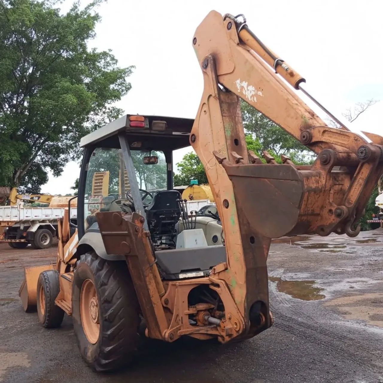 Retroescavadeira  - Foto 4