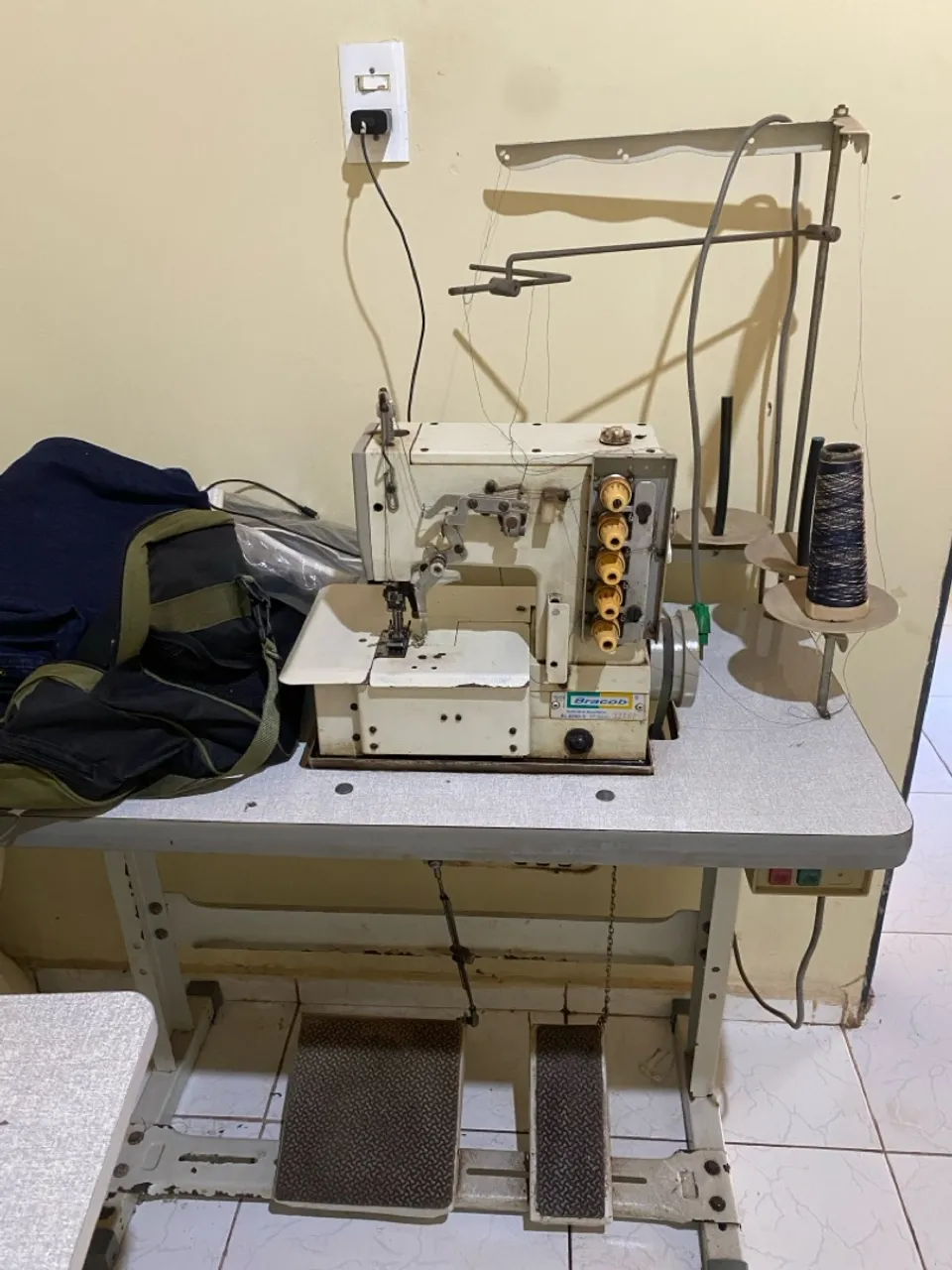 Máquina de costura galoneira industrial bracob
