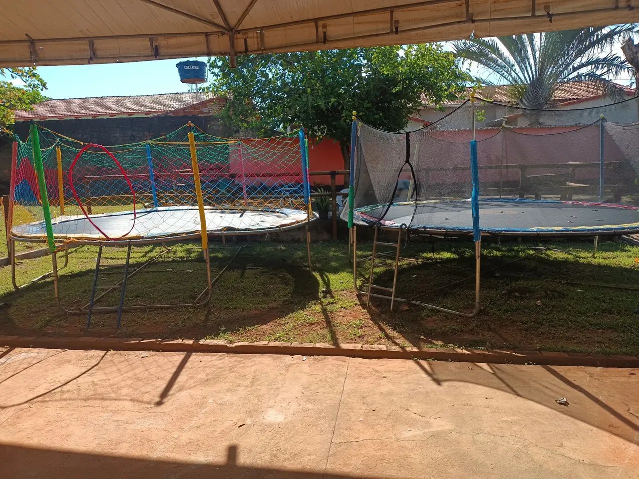 2 Trampolins - Diversão garantida! De: 3,49 gigante Leve dois e pague por um  - Foto 3