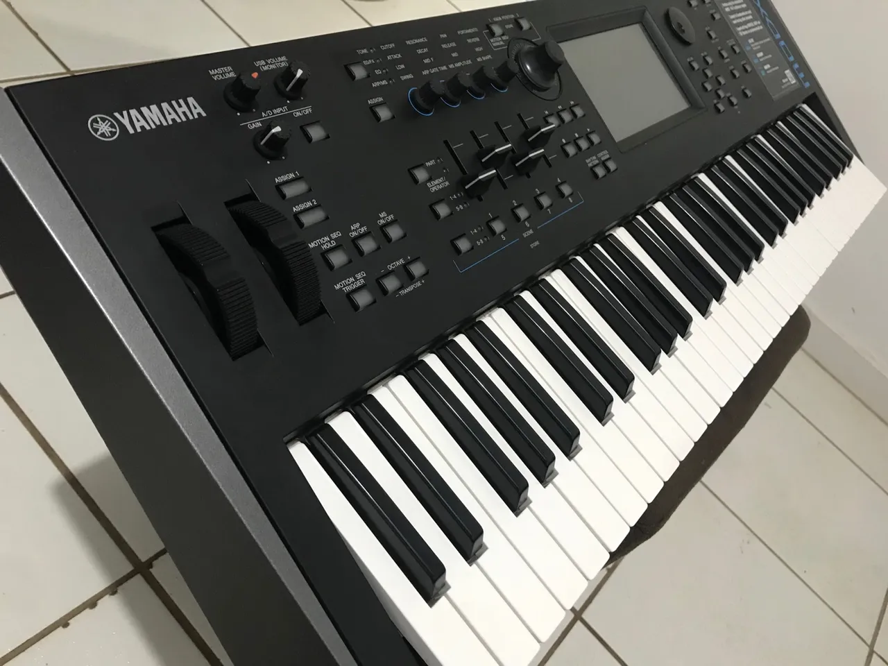 Teclado Yamaha MODX 6 - *Leia o Anuncio*