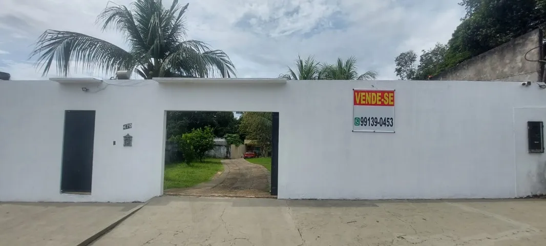 Casa ideal para residência ou fins Comerciais(Galpão) no Tarumã