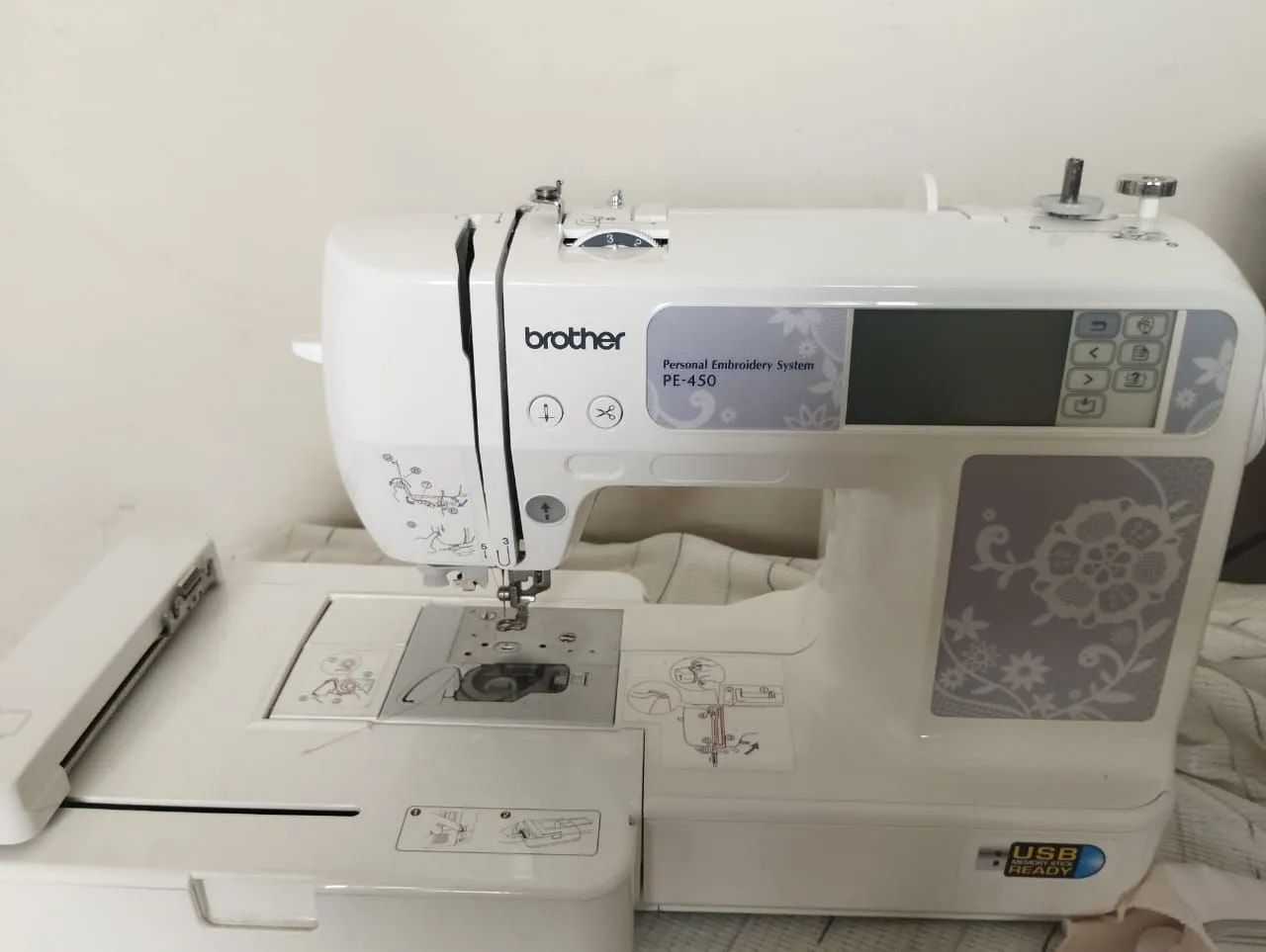 Máquina de Bordar Brother PE-450