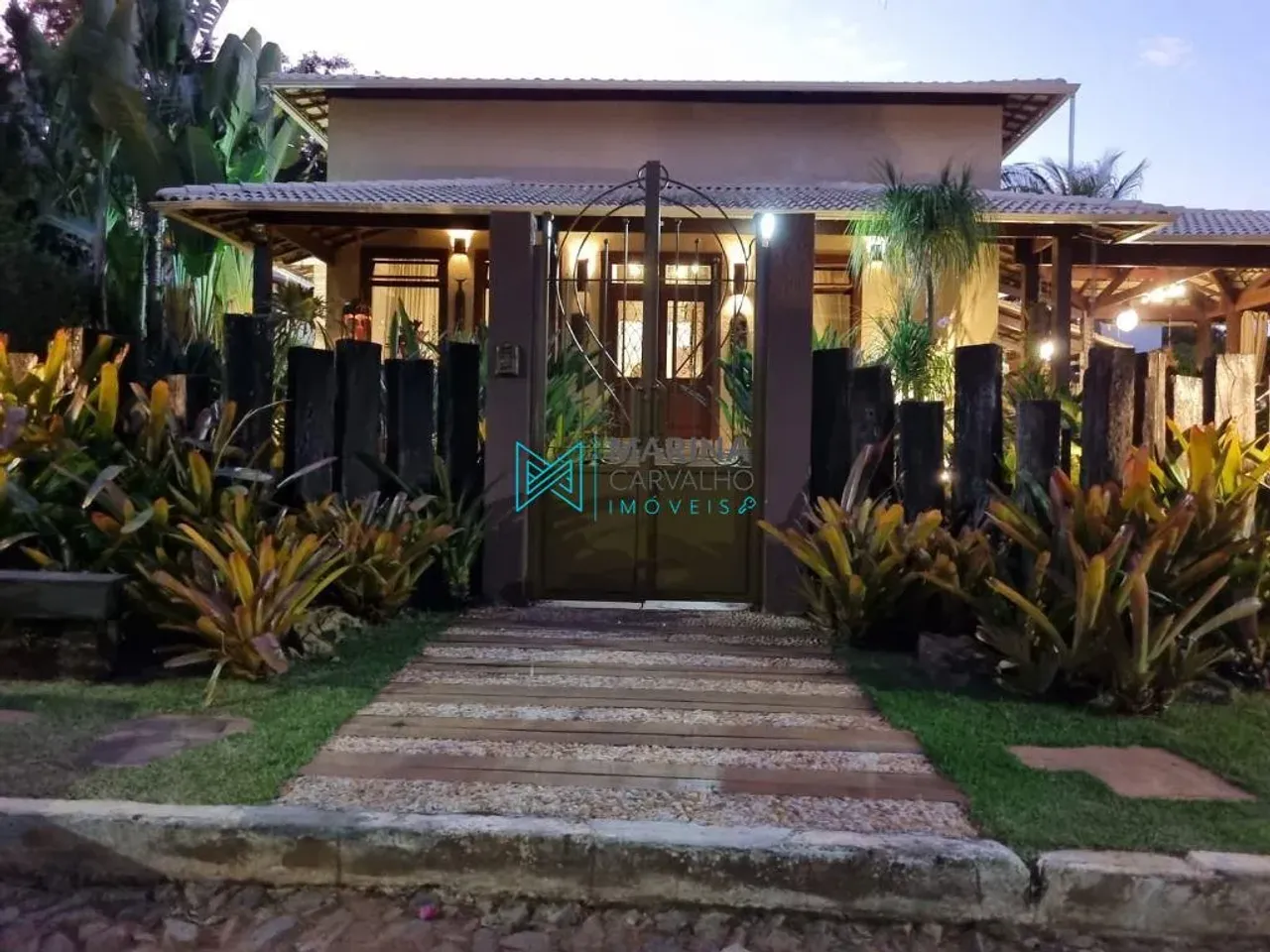 Casa com 5 quartos à venda, 596 m² por R$ 2.200.000 - Condomínio Village do Gramado - Lago