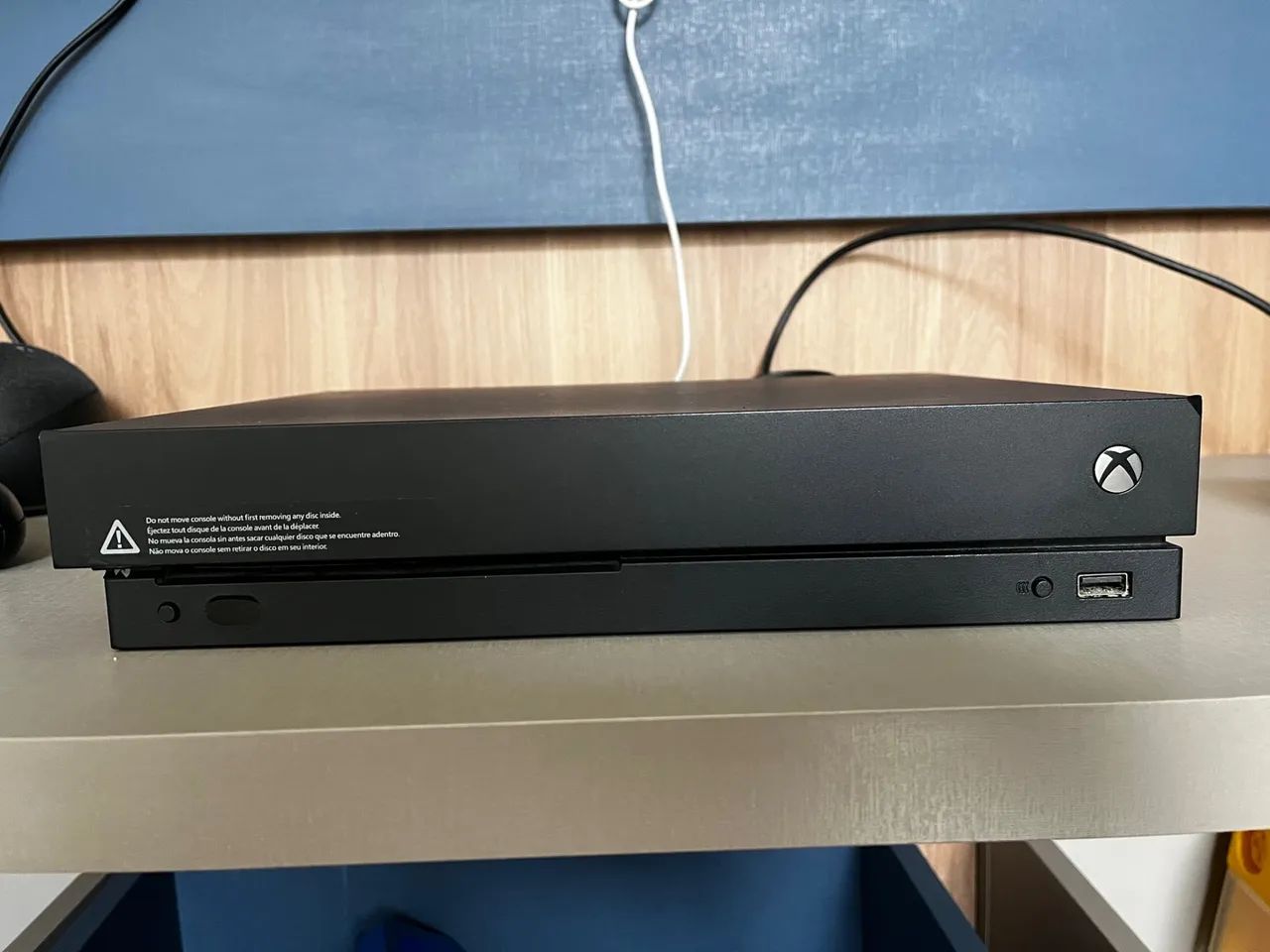 Xbox One X - 2 Controles