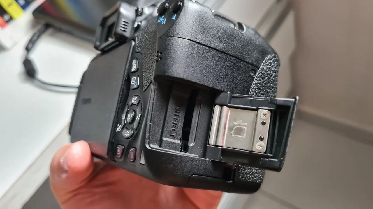 Canon EOS Rebel T5i DSLR Camera Body64303753667073123