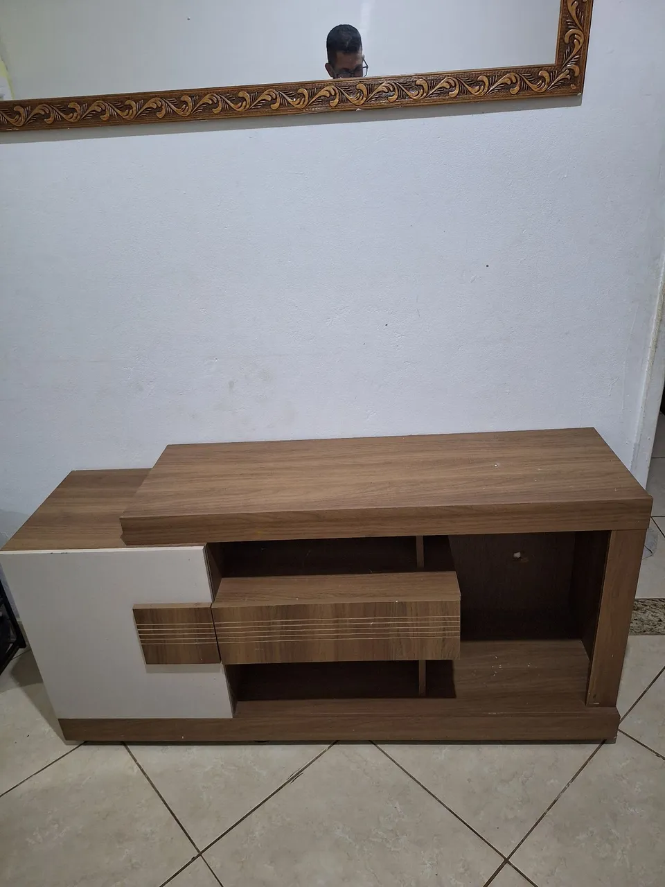 Rack de Madeira com Gavetas - Design Moderno