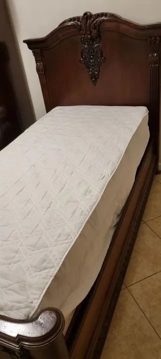 Cama com 2 colchões material de muito boa qualidade - Foto 2