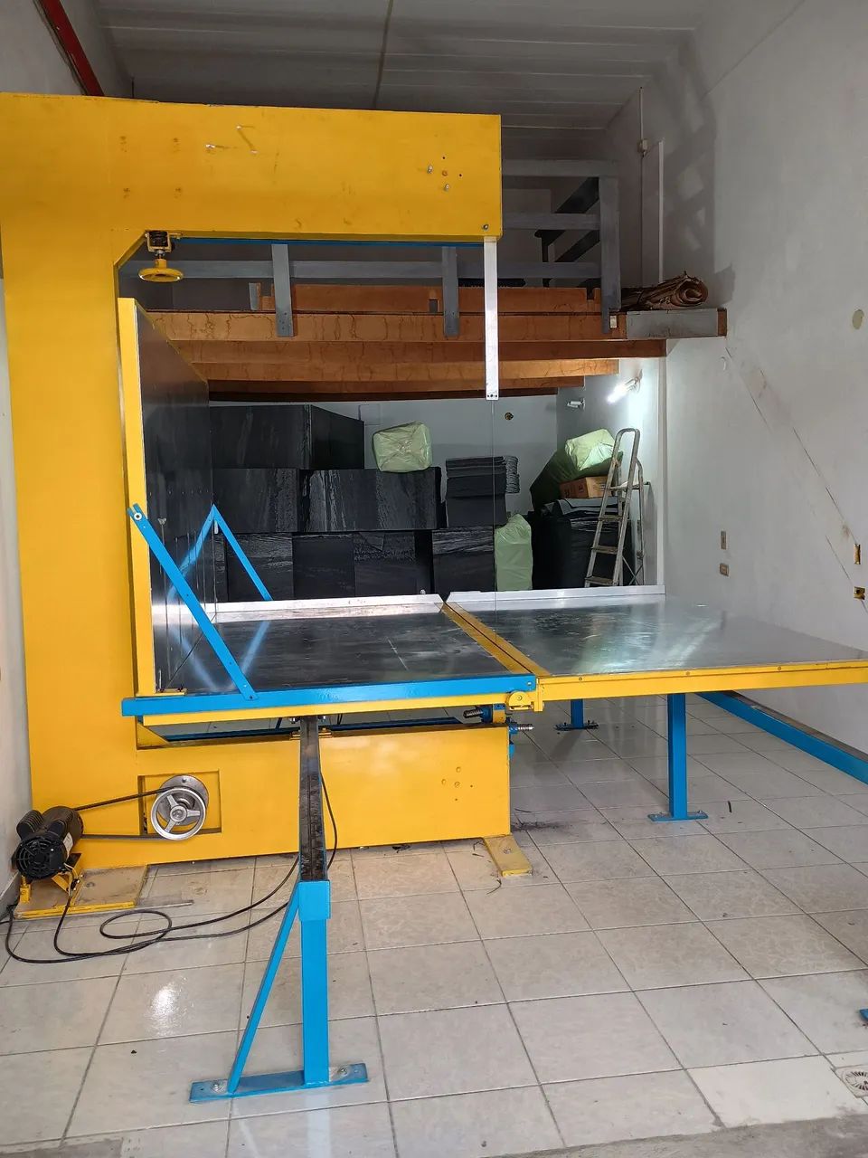 Laminadora vertical para corte de espuma e EVA - Foto 3