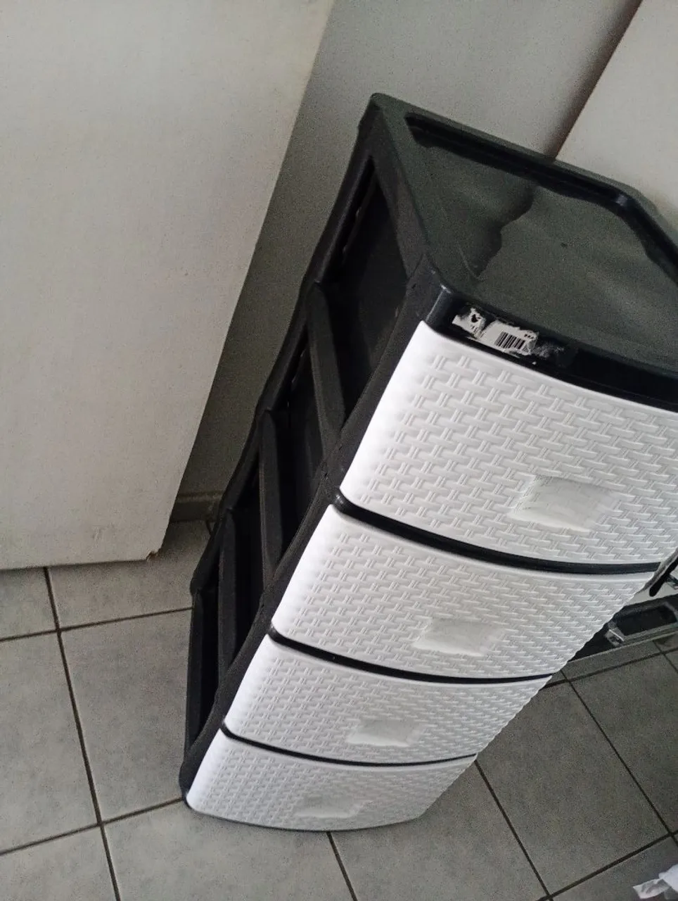 Gaveteiro Plástico 4 Gavetas Branco e Preto