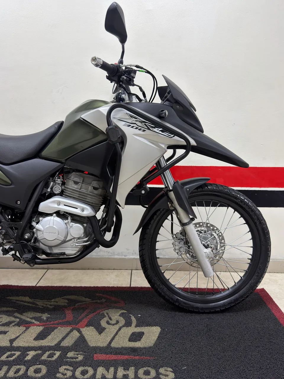 XRE 300c 2017  MUITO NOVA  ( DIVIDO EM 24 VEZES NO CARTÃO ) - Foto 9