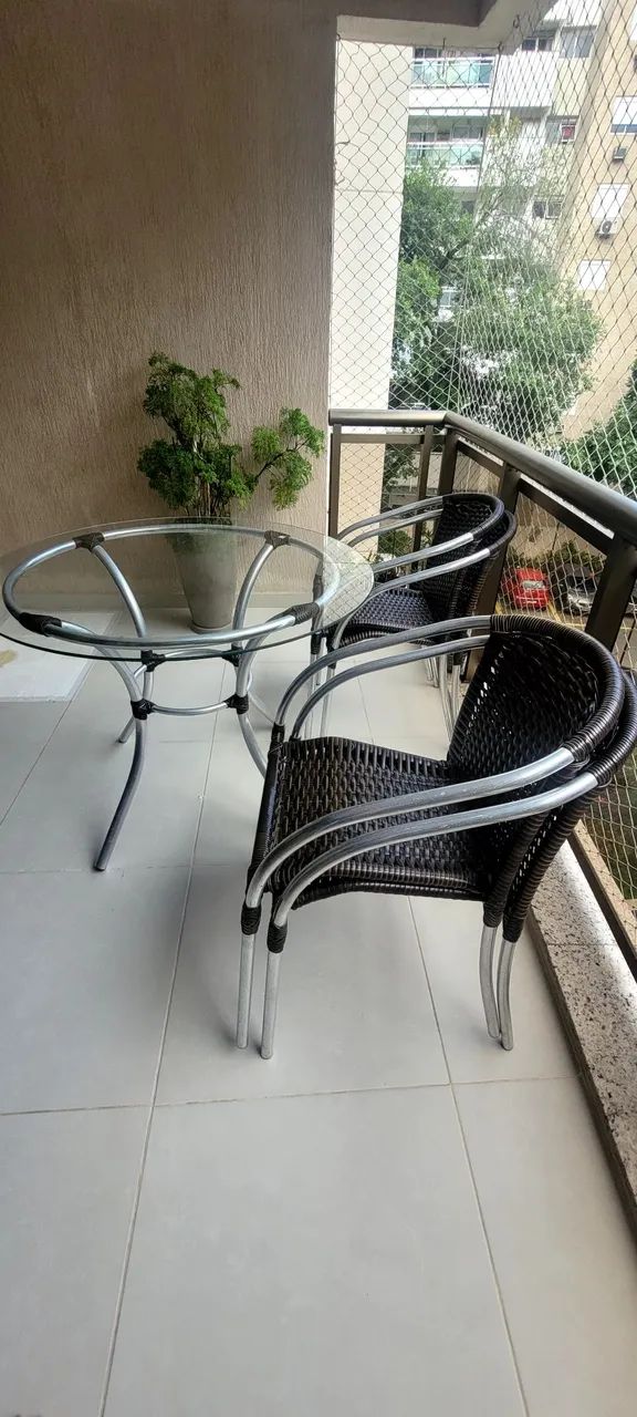 Mesa de varanda tampo de vidro