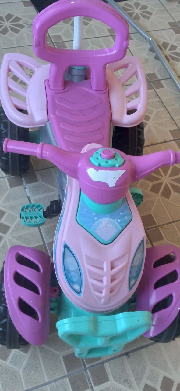 Carrinho de passeio quadriciclo  2 em 1 com pedal empurrador - Foto 2