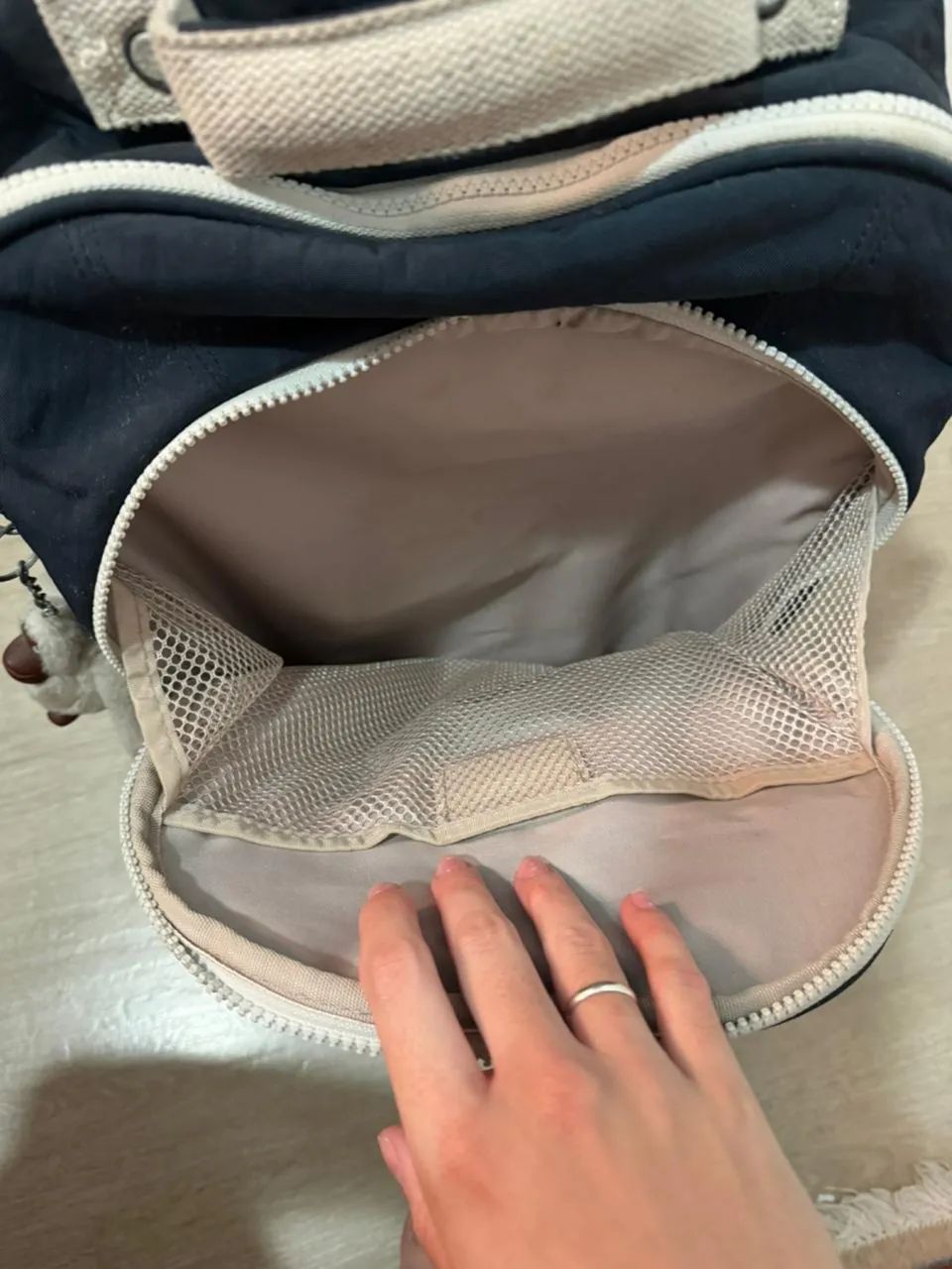 Mochila da kippling de rodinha usada + estojo usado - Foto 2