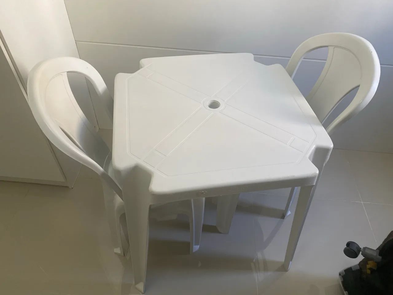 Mesa e cadeiras  - Foto 2