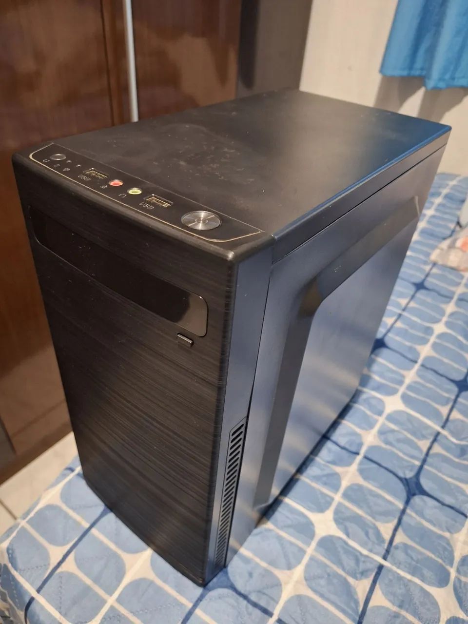 Gabinete PC, com Baia DVD, com fonte 500w.