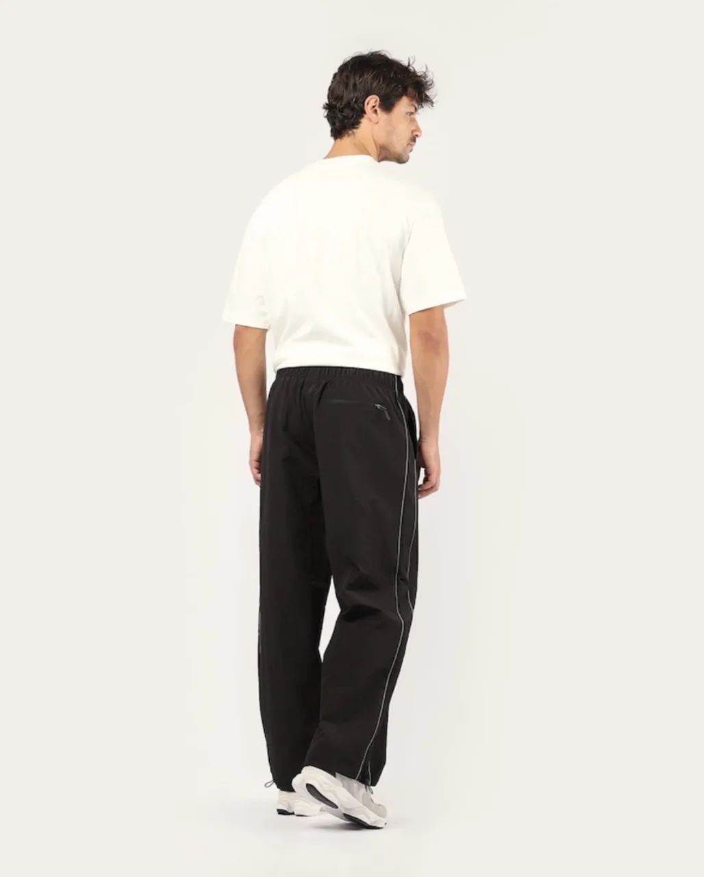Calça masculina reta cós com ajuste - preta  - Foto 4