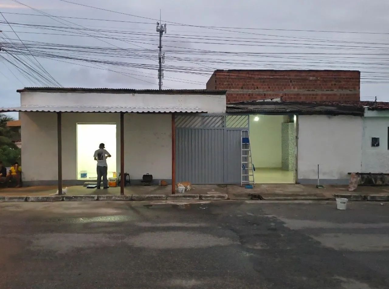 Alugo casa com ponto comercial 
