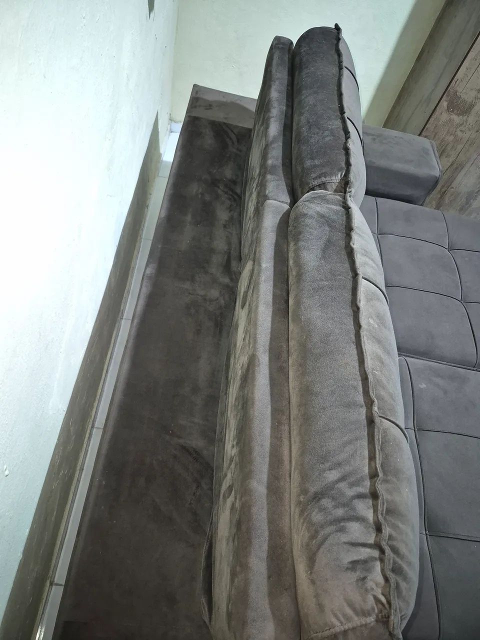 Selling 3-Seater Sofa457517284386426882