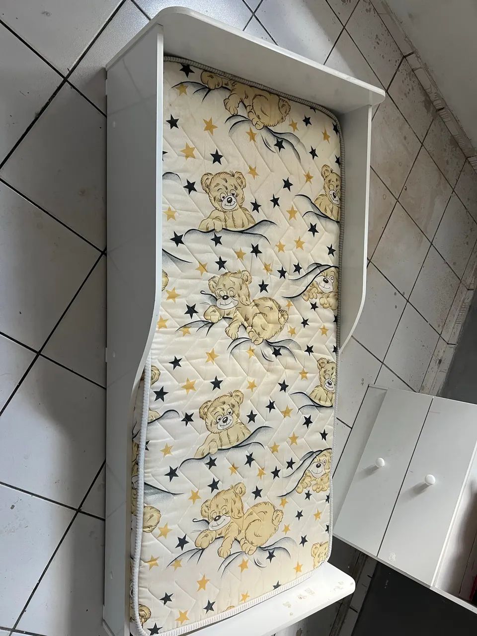 Cama e cômoda infantil  - Foto 2