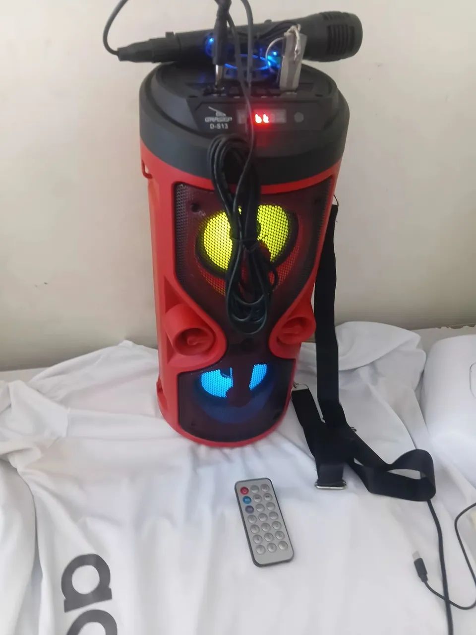CAIXA DE SO , CONTROLE REMOTO, E MICROFONE  - Foto 5